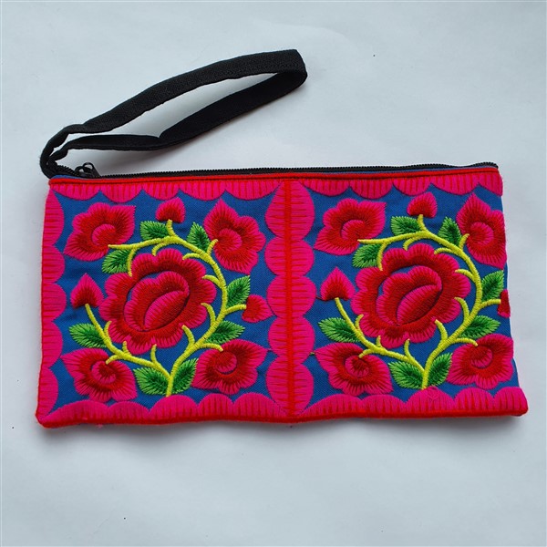 Kosmetiktasche, bestickt, rot